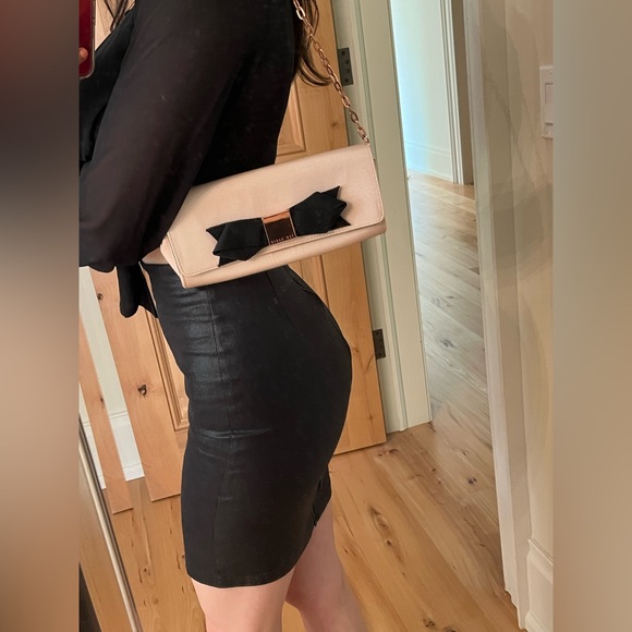 Ted Baker - Elegant Gold Chain Handbag - Picture 7 of 7